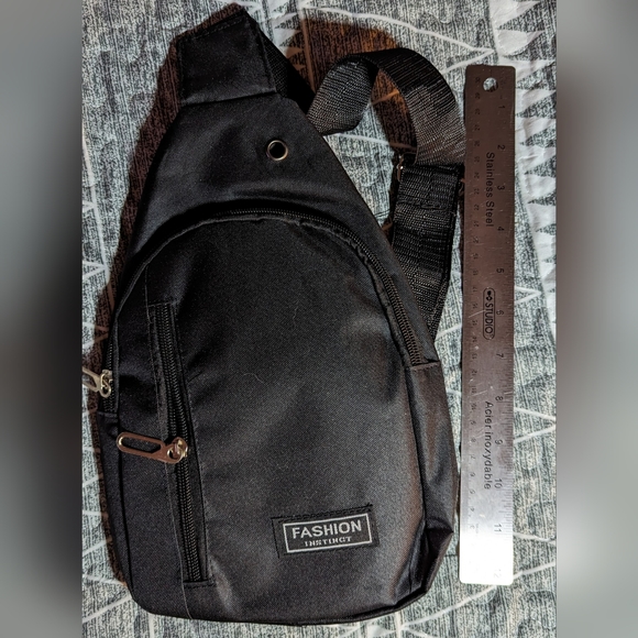 Black Fashion crossbody bag, messenger bag, front/back carry, BNWOT - Picture 3 of 14